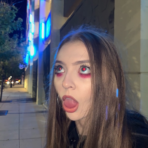 Meet your Posher, Hannah - Picture 1 of 1